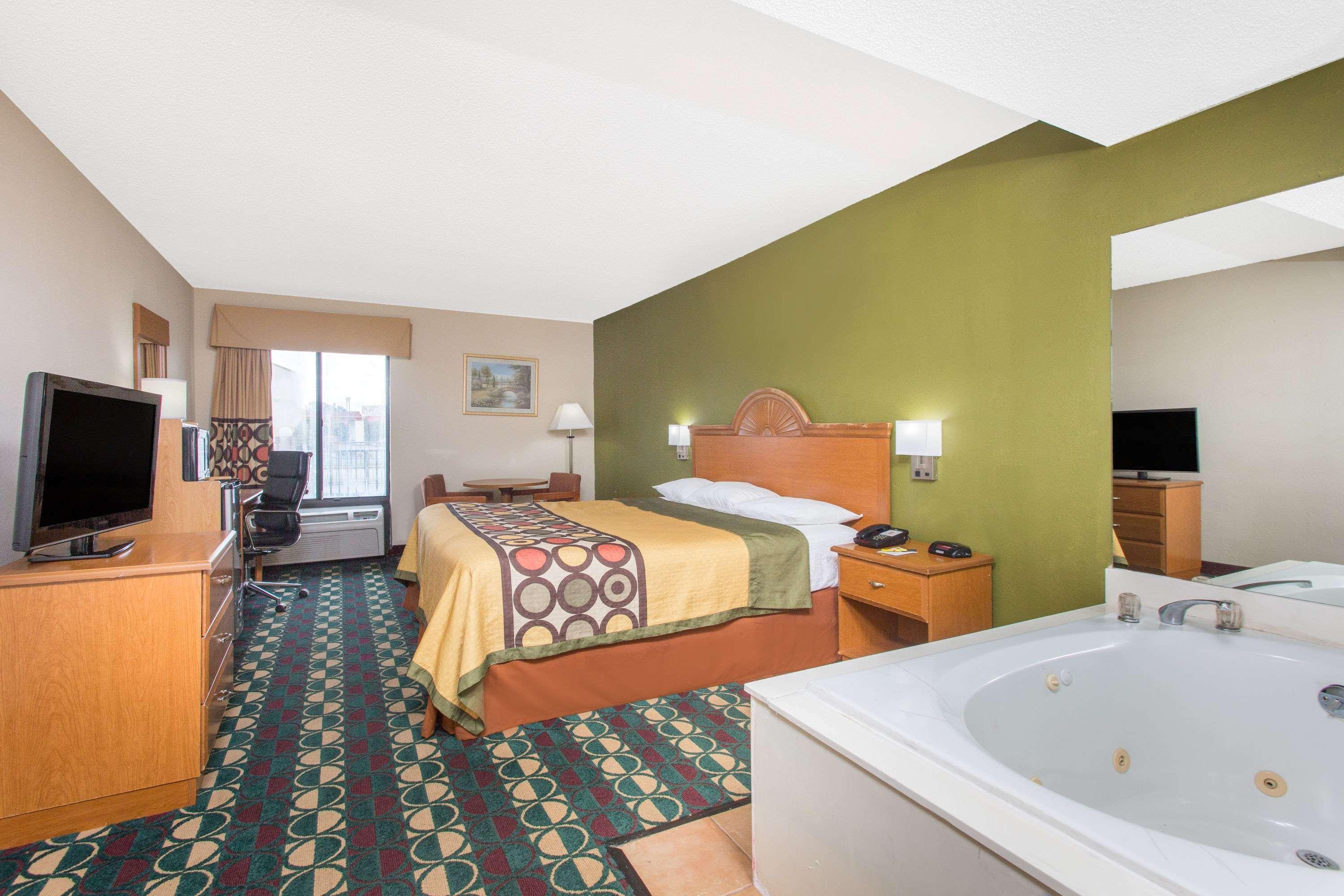 Super 8 By Wyndham Spartanburg/I-26 Exit 22 Exterior photo